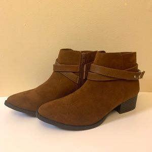 NEW LC Lauren Conrad Cognac Brown Ankle Boots